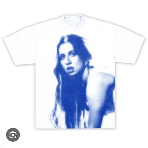 Blue Graphic Women's T-Shirt, Tate McRae 2025 merch
I bought an XL on accident!